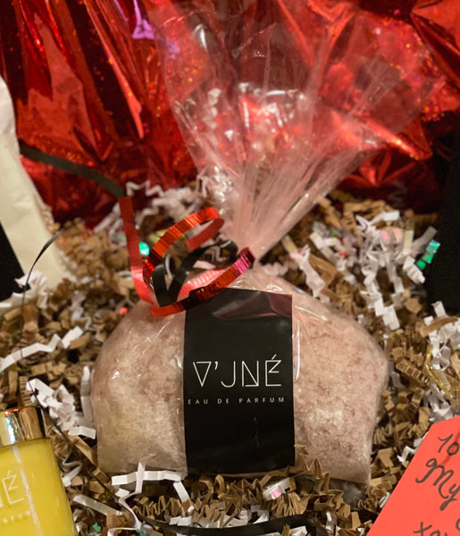 V’JNÉ Gift Set